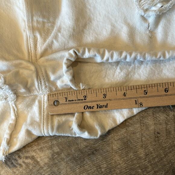 Levi's Women's 501 Original Short Natural Instinct Size 32 - Picture 4 of 10